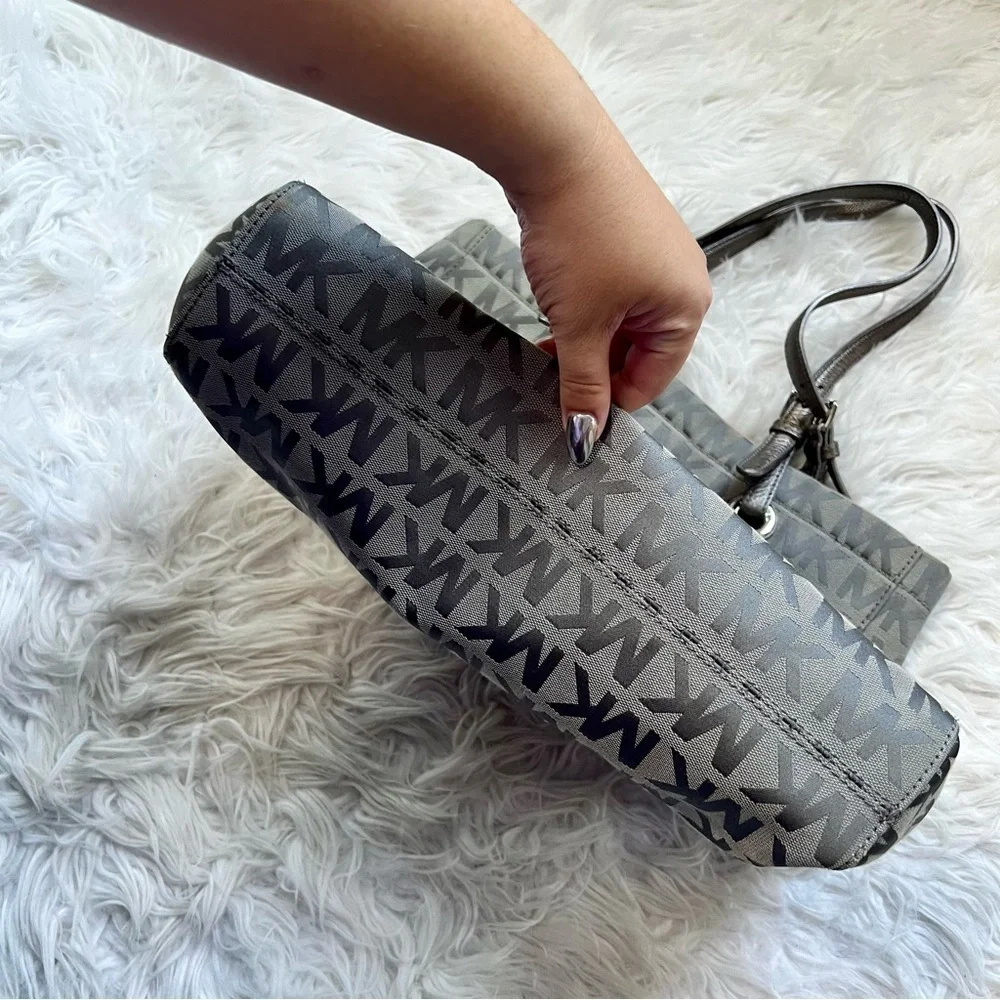 Michael Kors stunning silver